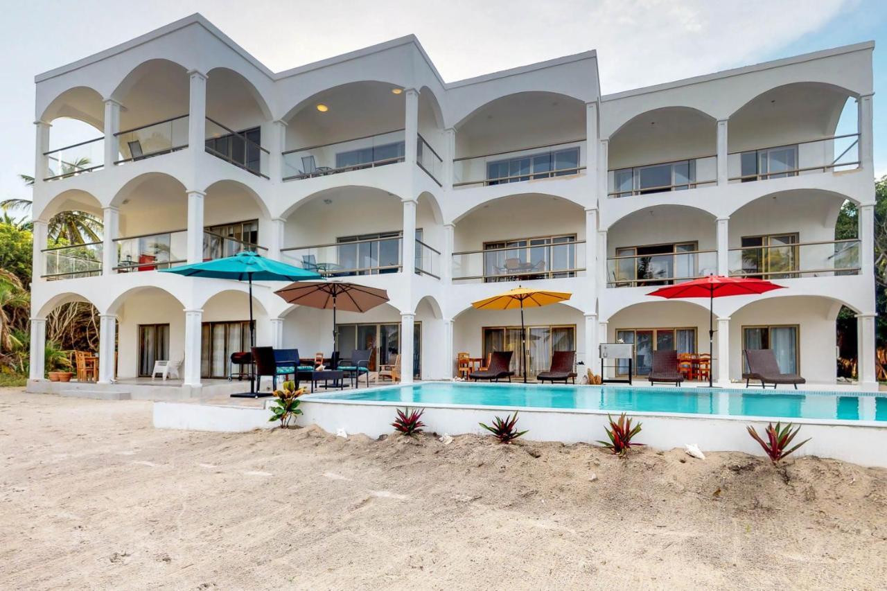 סן פדרו Blue Water Beach Villas מראה חיצוני תמונה